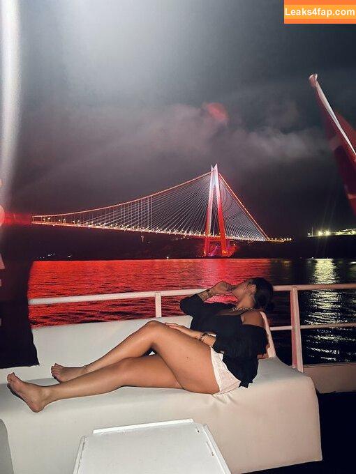 Feyzakball / Feyza Akbal / Foumomy leaked photo photo #0015