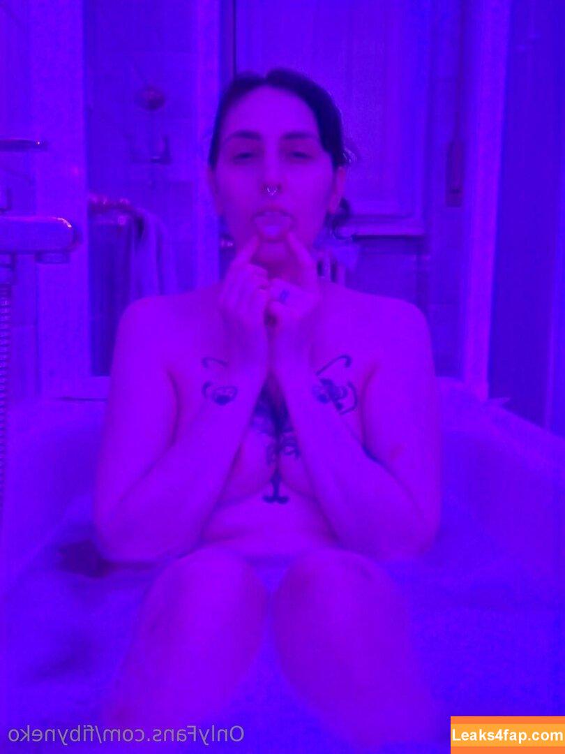 fibyneko /  leaked photo photo #0001