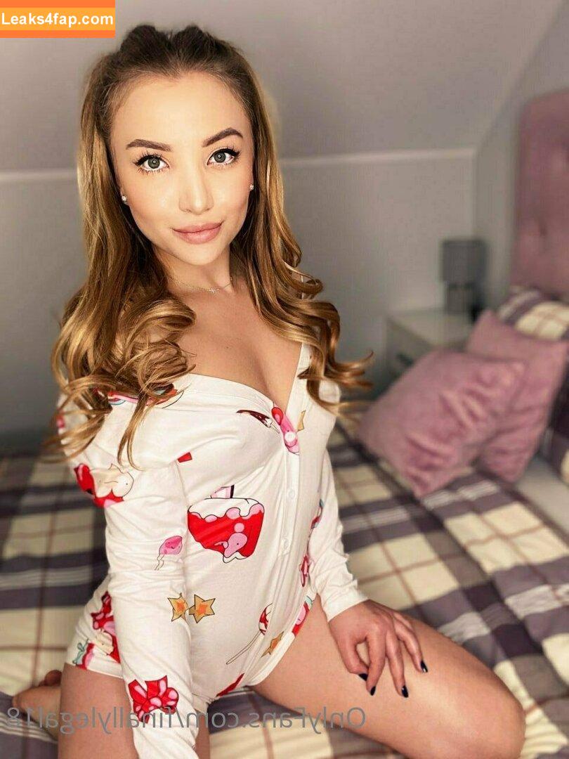 finallylegal18 / hazel_beauti слитое фото фото #0237