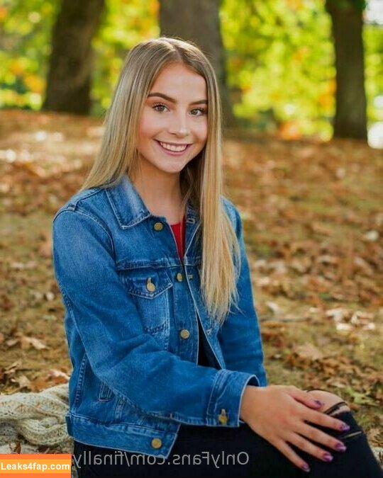 finallylegal18 / hazel_beauti leaked photo photo #0498