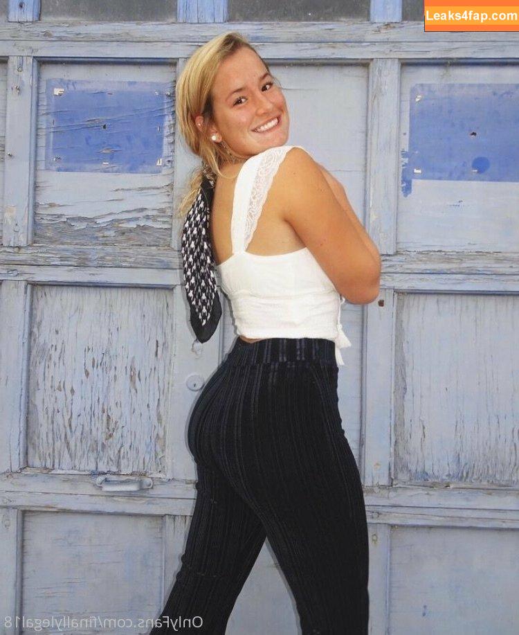 finallylegal18 / hazel_beauti leaked photo photo #0547