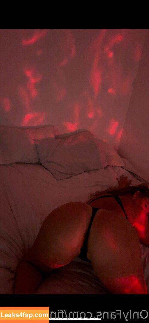 finallylegal18 / hazel_beauti leaked photo photo #0944