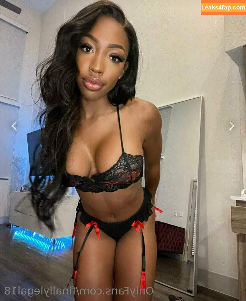 finallylegal18 / hazel_beauti leaked photo photo #1124