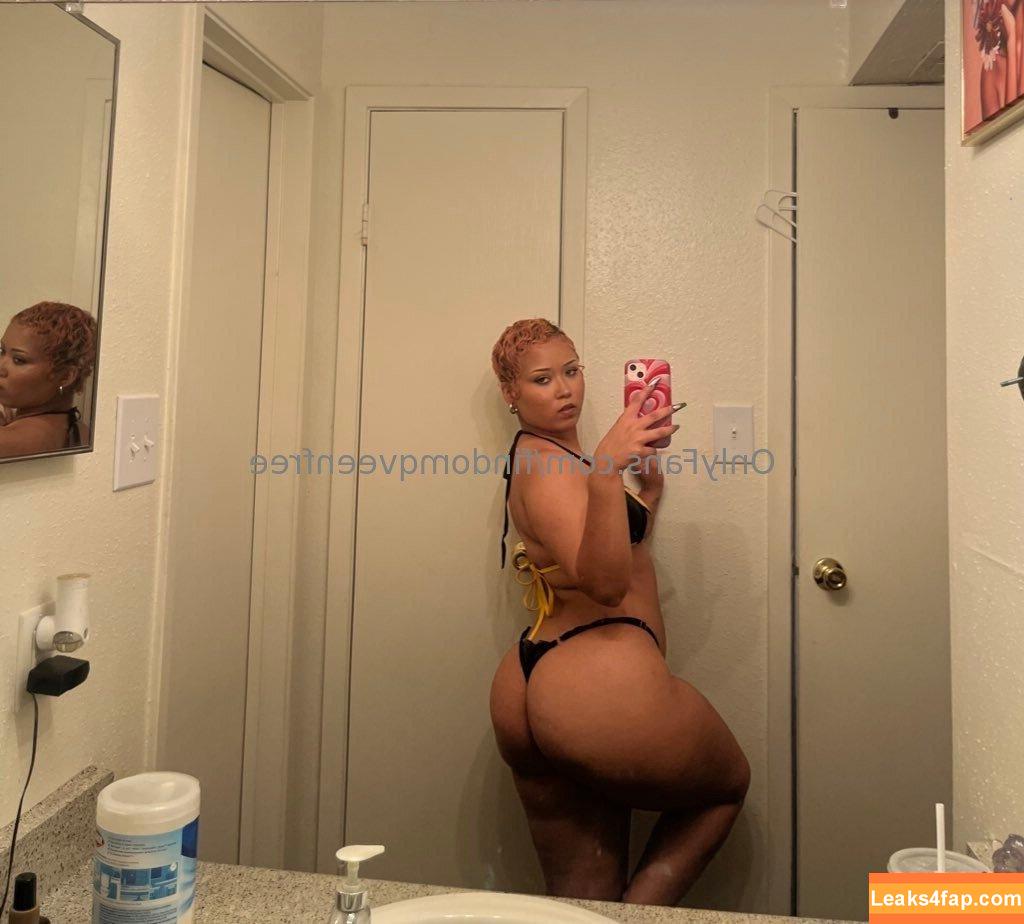 findomqveenfree /  leaked photo photo #0001