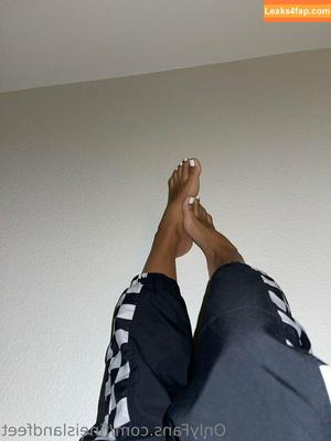 fineislandfeet photo #0012