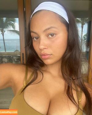 Fiona Barron photo #0073