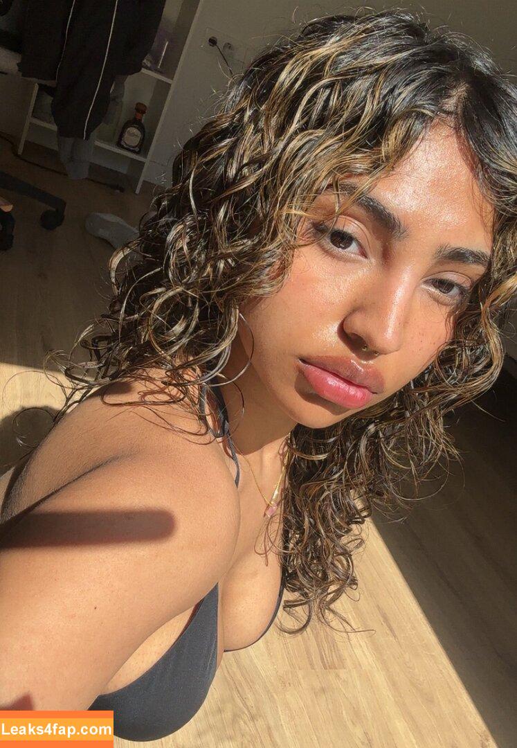 Fionee free nudes