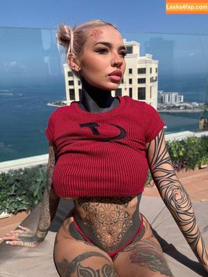 Fishball Nude photo #0001