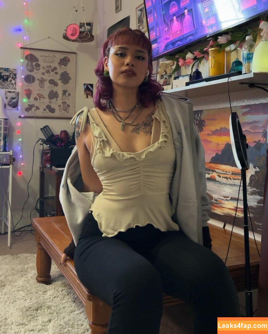 Fishtank / alyssamagnum leaked photo photo #0001