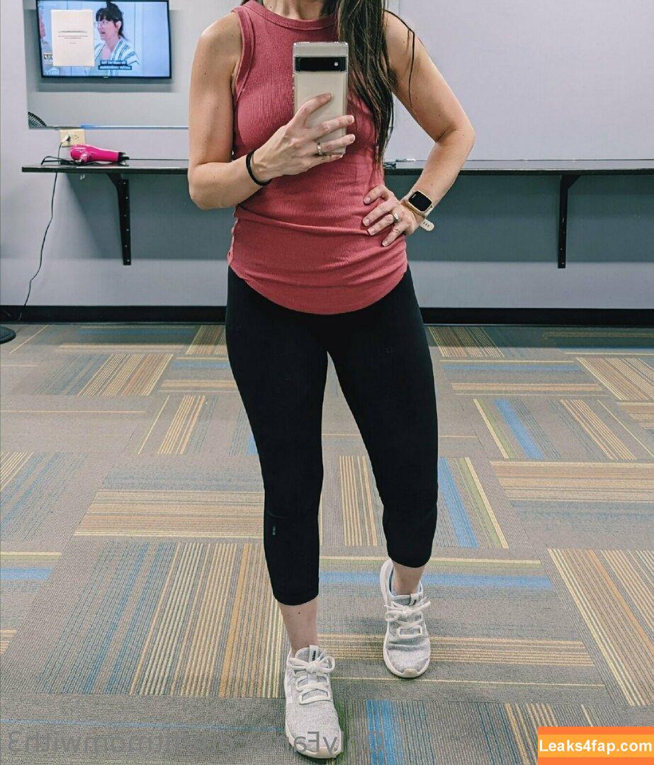 fitmomwith3 / fitmomto3 leaked photo photo #0023