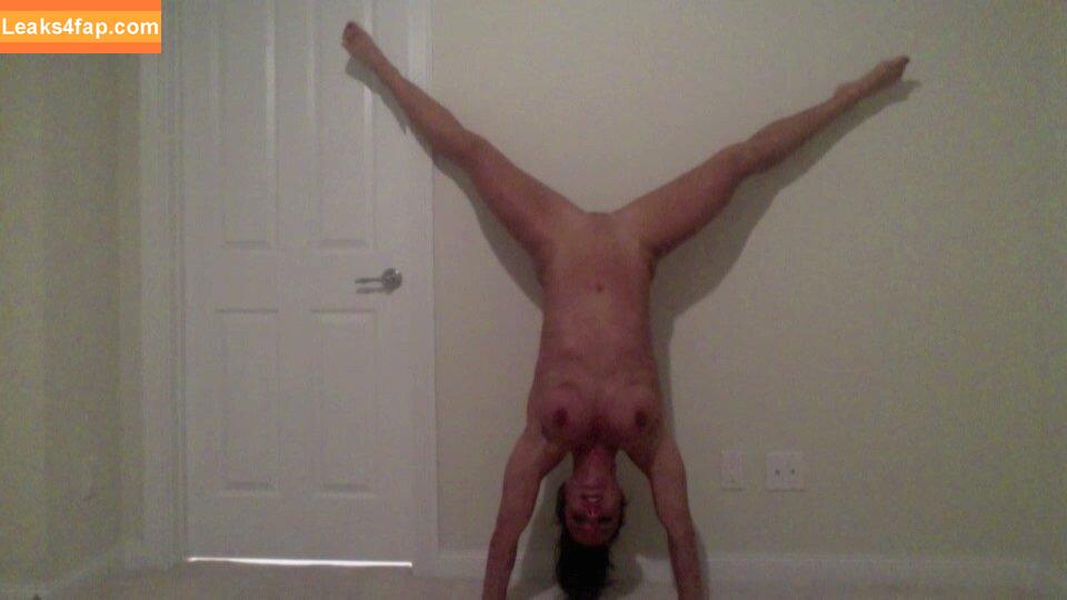 Fitness & Muscle Girls / lauramariemasse / valeria_ammirato leaked photo photo #0342