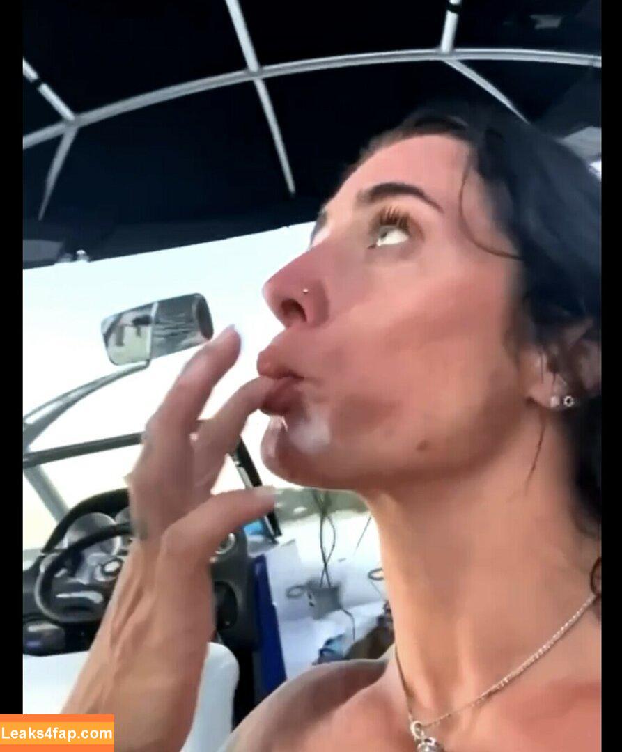 Fitness & Muscle Girls / lauramariemasse / valeria_ammirato leaked photo photo #0380