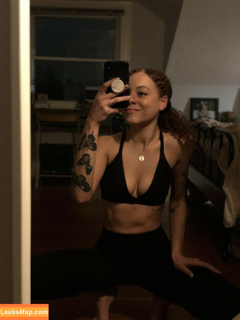 Fitness & Muscle Girls / lauramariemasse / valeria_ammirato leaked photo photo #0393