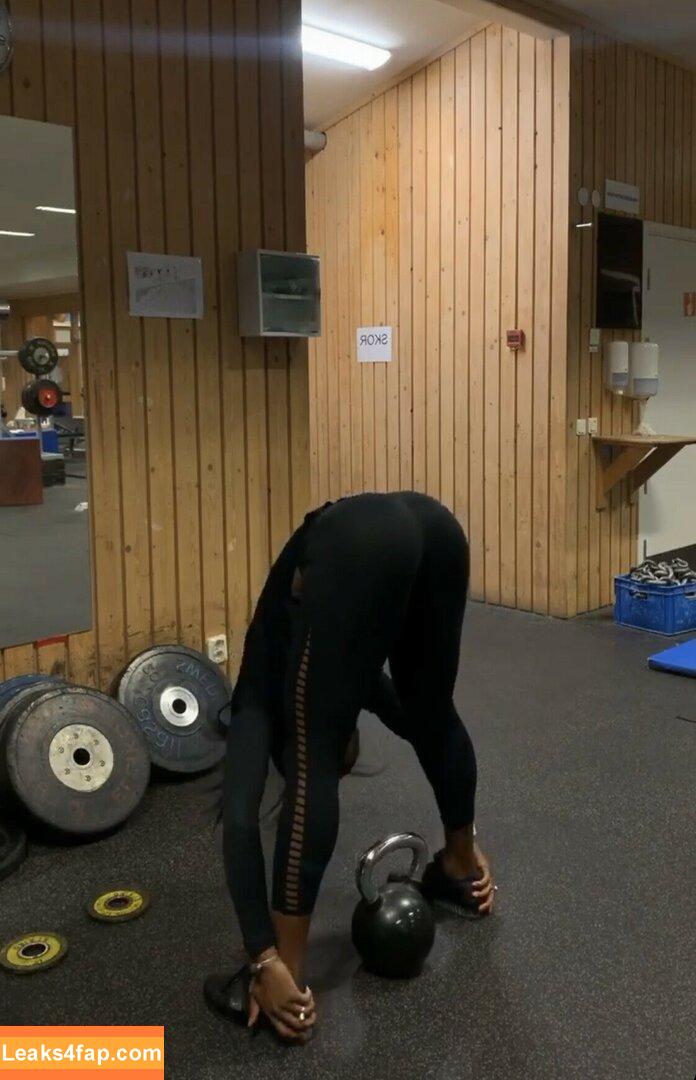 Fitness & Muscle Girls / lauramariemasse / valeria_ammirato leaked photo photo #0431