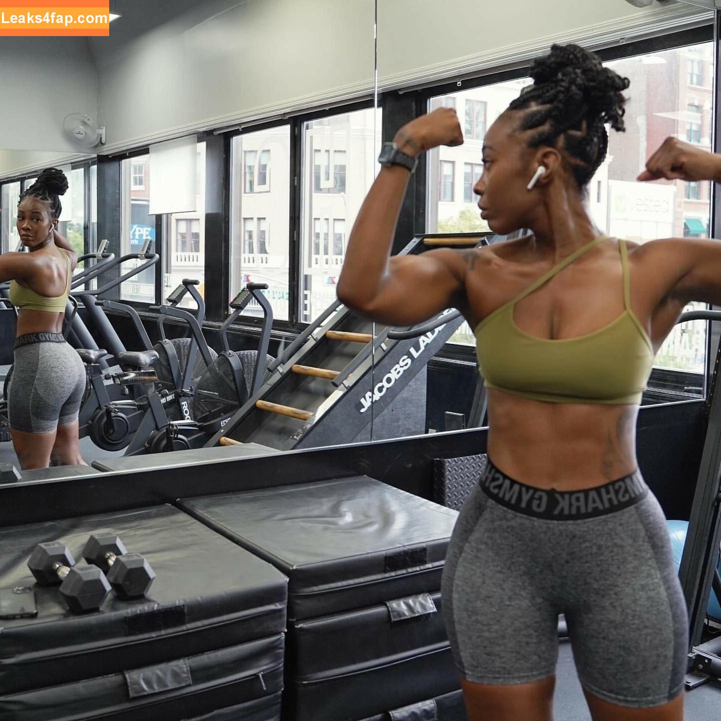 Fitness & Muscle Girls / lauramariemasse / valeria_ammirato leaked photo photo #0450