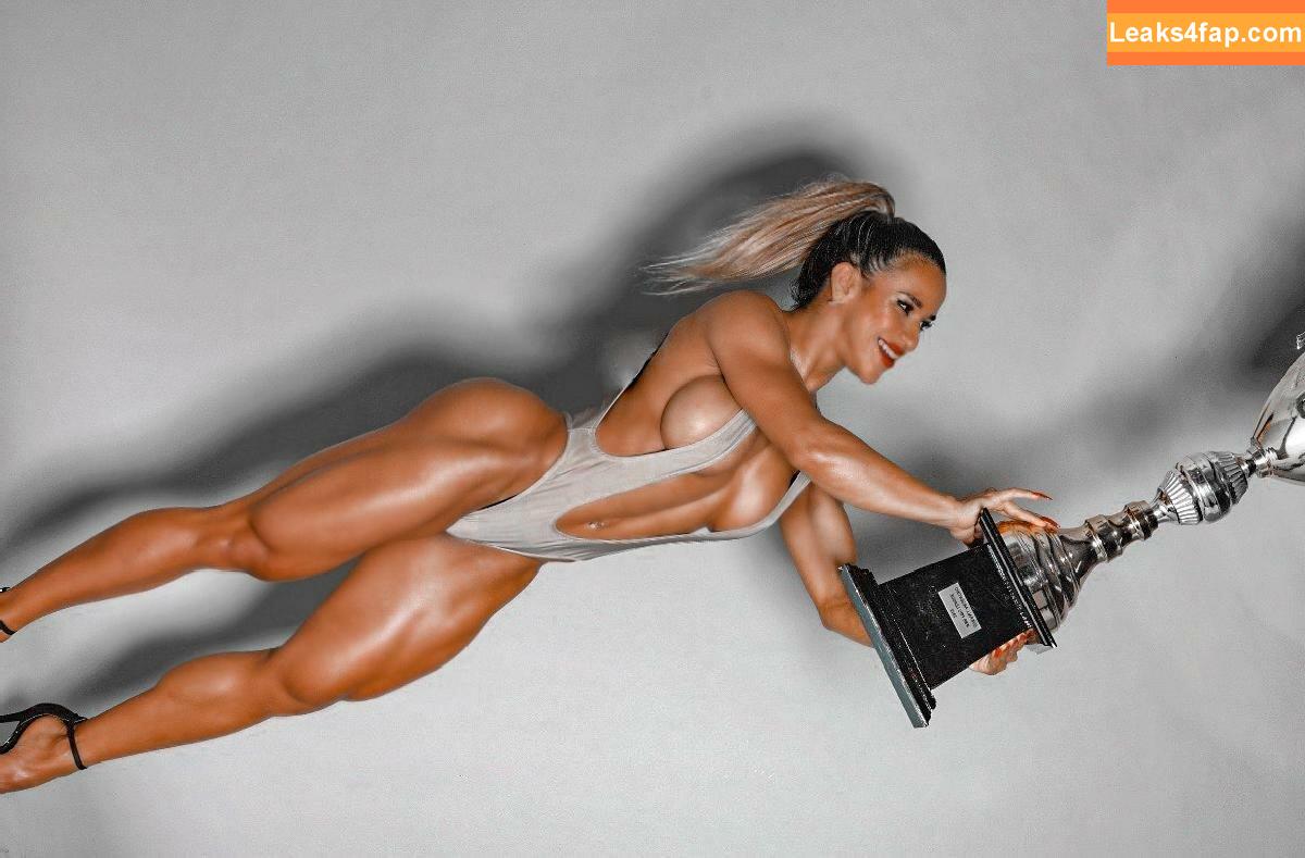 Fitness & Muscle Girls / lauramariemasse / valeria_ammirato слитое фото фото #0676