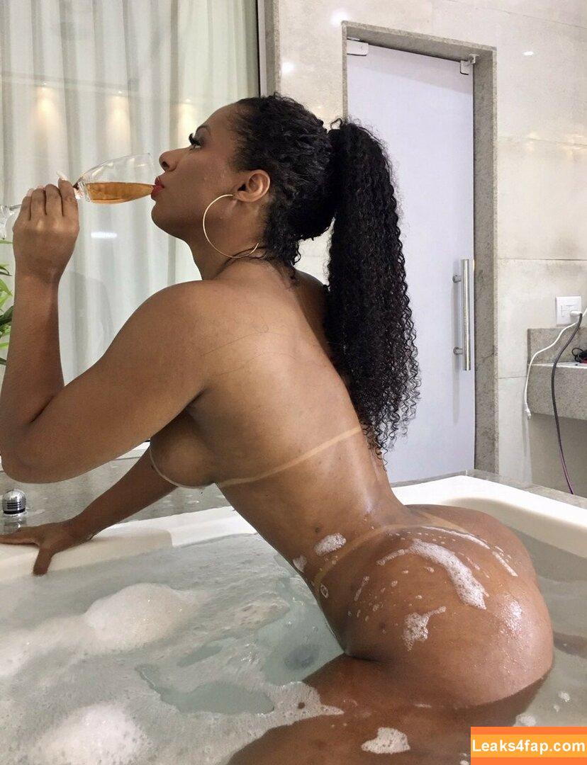 Fitness & Muscle Girls / lauramariemasse / valeria_ammirato слитое фото фото #0771