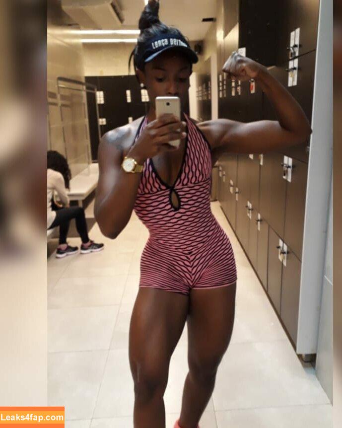 Fitness & Muscle Girls / lauramariemasse / valeria_ammirato слитое фото фото #0858