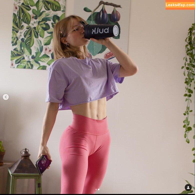 Fitness & Muscle Girls / lauramariemasse / valeria_ammirato слитое фото фото #0977