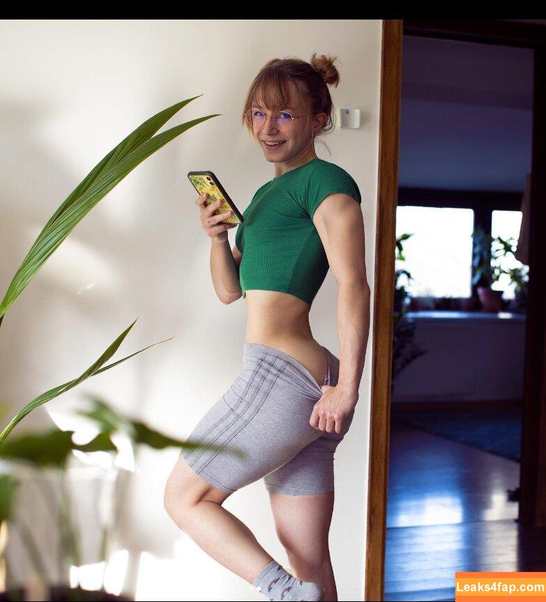 Fitness & Muscle Girls / lauramariemasse / valeria_ammirato слитое фото фото #0981