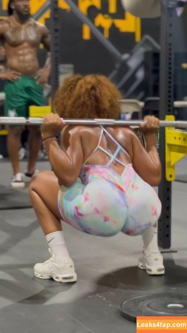 Fitness & Muscle Girls / lauramariemasse / valeria_ammirato слитое фото фото #1037