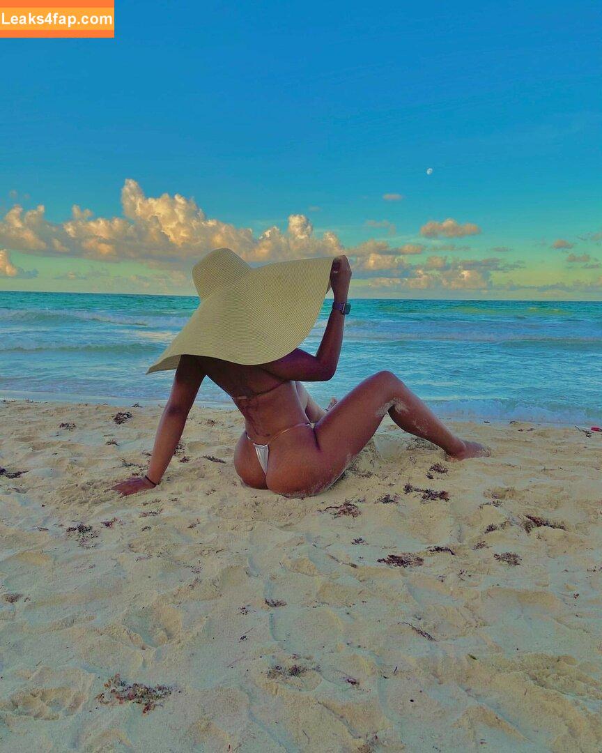 Fitness & Muscle Girls / lauramariemasse / valeria_ammirato слитое фото фото #1044