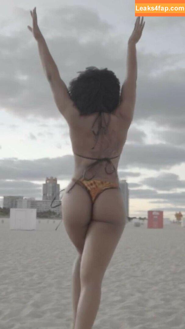 Fitness & Muscle Girls / lauramariemasse / valeria_ammirato слитое фото фото #1049