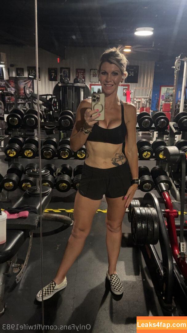 Fitwife1983 / fb_0296 leaked photo photo #0229