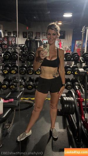 Fitwife1983 photo #0229