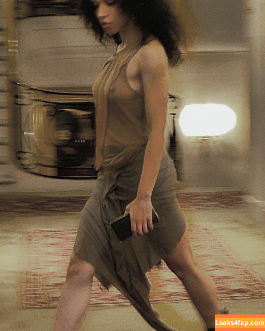FKA Twigs / FKAtwigs / febbytwigs leaked photo photo #0006
