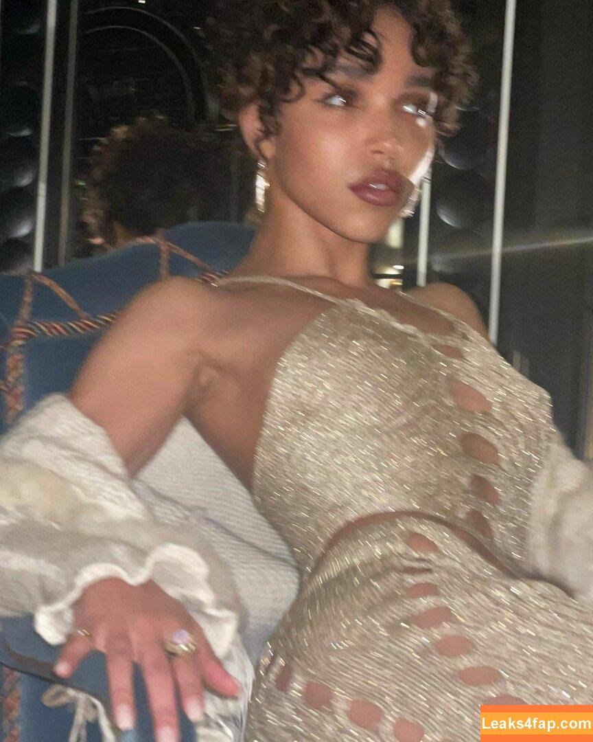 FKA Twigs / FKAtwigs / febbytwigs leaked photo photo #0010