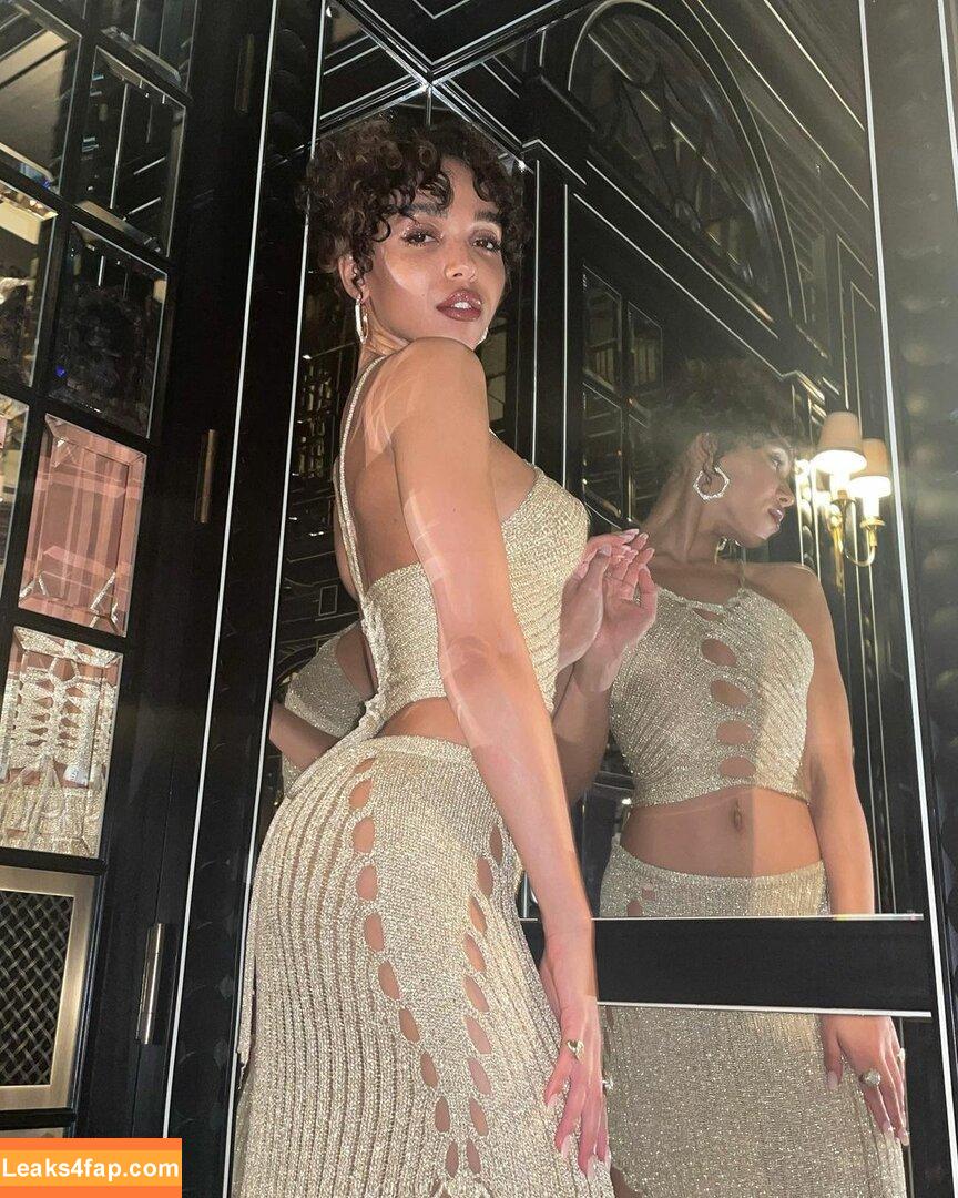 FKA Twigs / FKAtwigs / febbytwigs leaked photo photo #0013