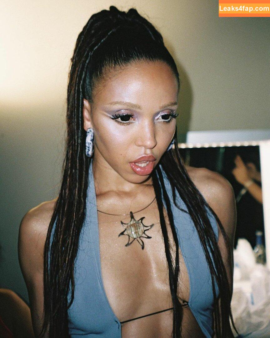 FKA Twigs / FKAtwigs / febbytwigs leaked photo photo #0014