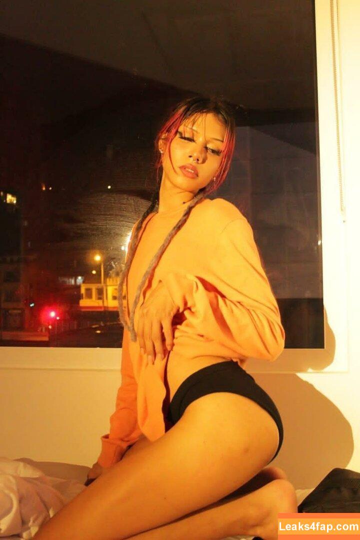 FKA Twigs / FKAtwigs / febbytwigs leaked photo photo #0044