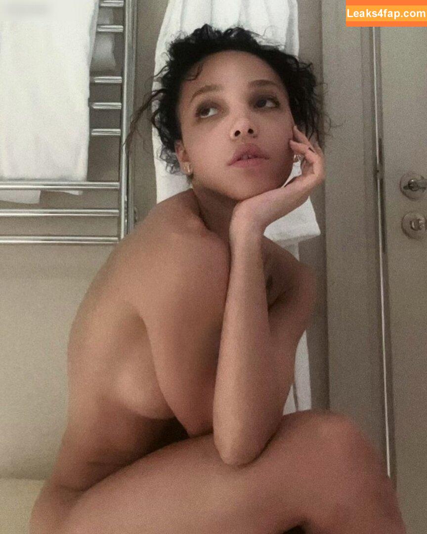 FKA Twigs / FKAtwigs / febbytwigs leaked photo photo #0070