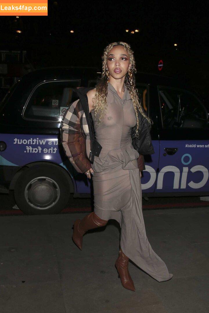 FKA Twigs / FKAtwigs / febbytwigs leaked photo photo #0075