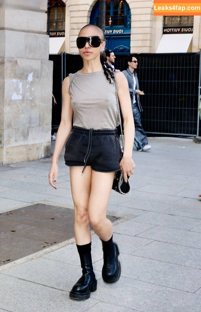 FKA Twigs / FKAtwigs / febbytwigs leaked photo photo #0107