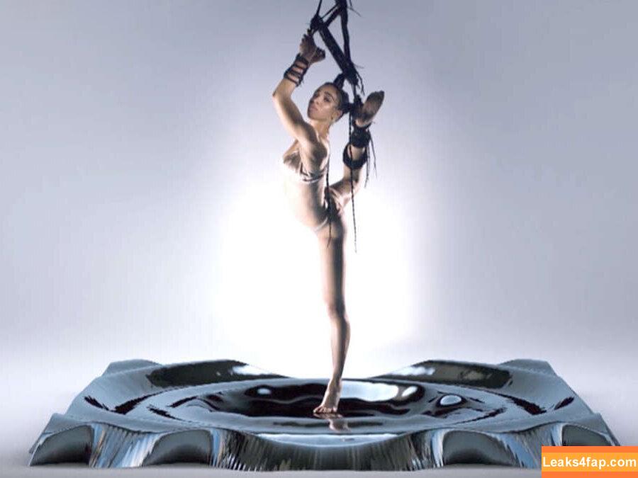 FKA Twigs / FKAtwigs / febbytwigs leaked photo photo #0108