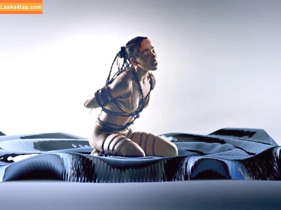 FKA Twigs / FKAtwigs / febbytwigs leaked photo photo #0109