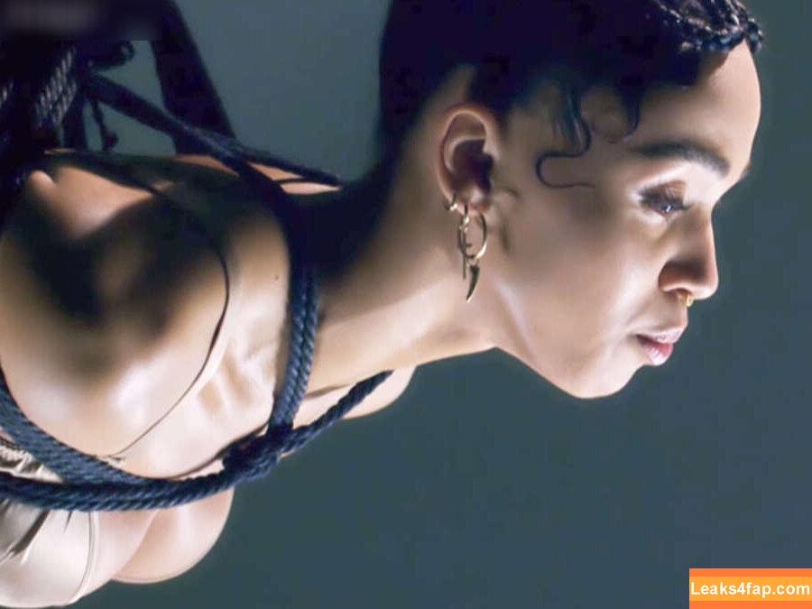 FKA Twigs / FKAtwigs / febbytwigs leaked photo photo #0110