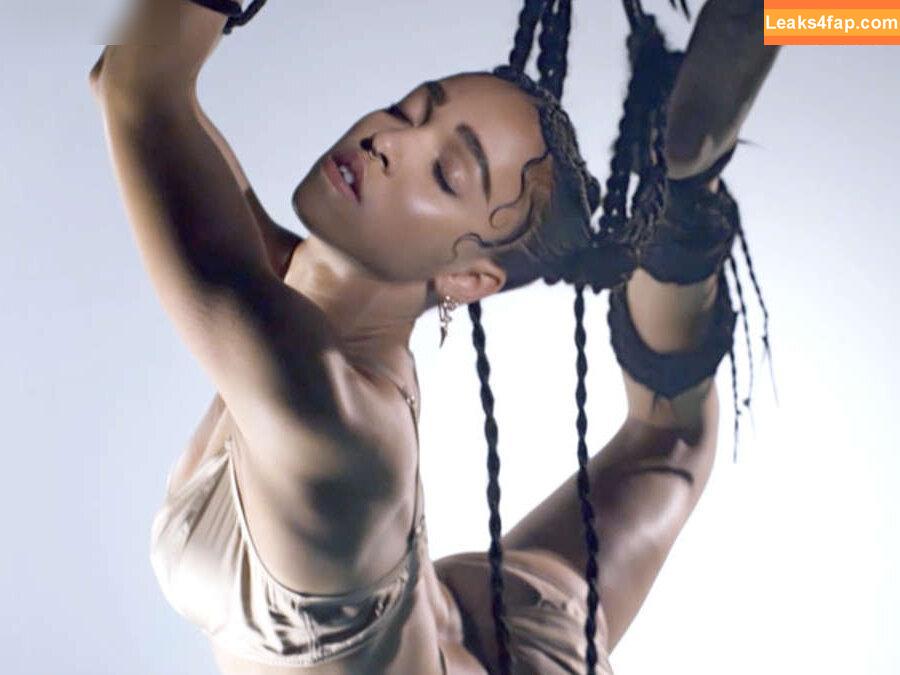 FKA Twigs / FKAtwigs / febbytwigs leaked photo photo #0113