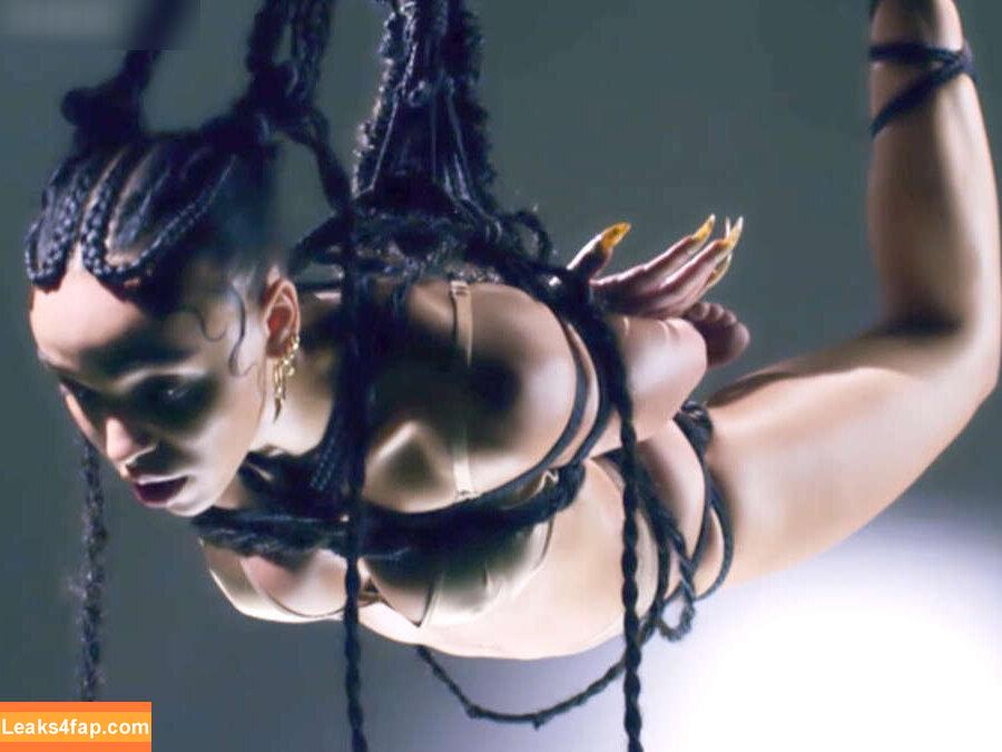 FKA Twigs / FKAtwigs / febbytwigs leaked photo photo #0115