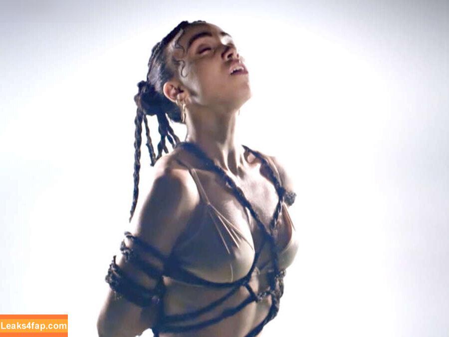 FKA Twigs / FKAtwigs / febbytwigs leaked photo photo #0117