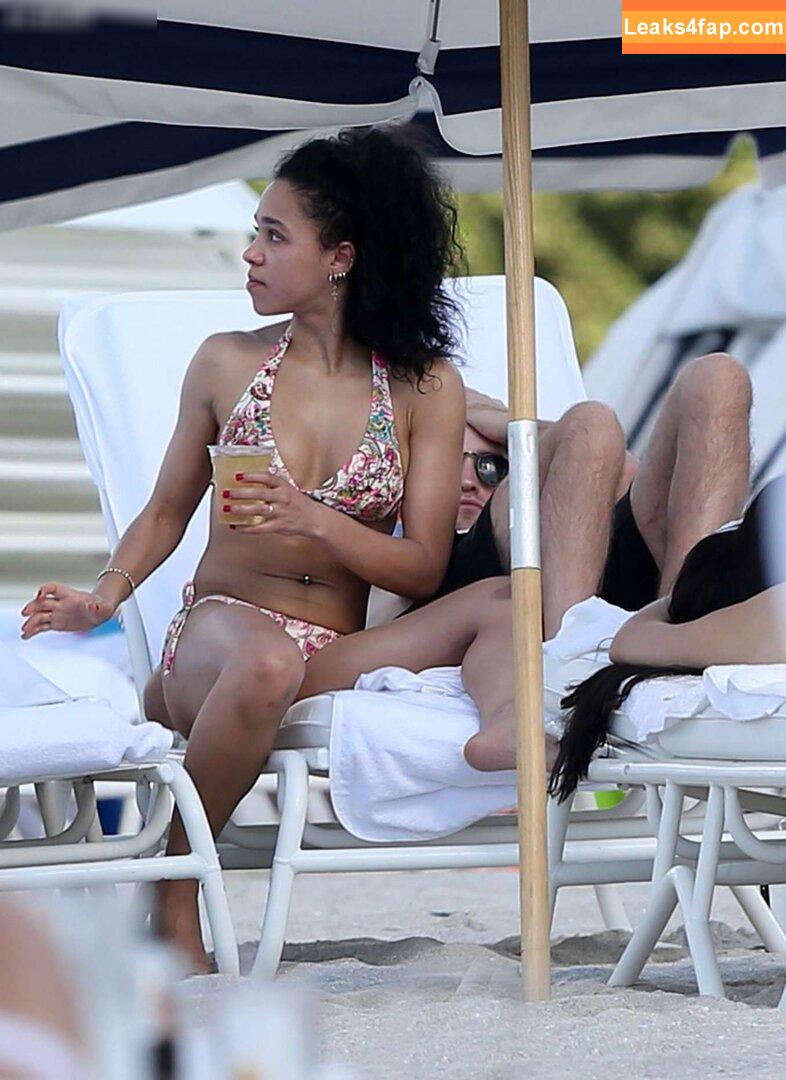 FKA Twigs / FKAtwigs / febbytwigs leaked photo photo #0126