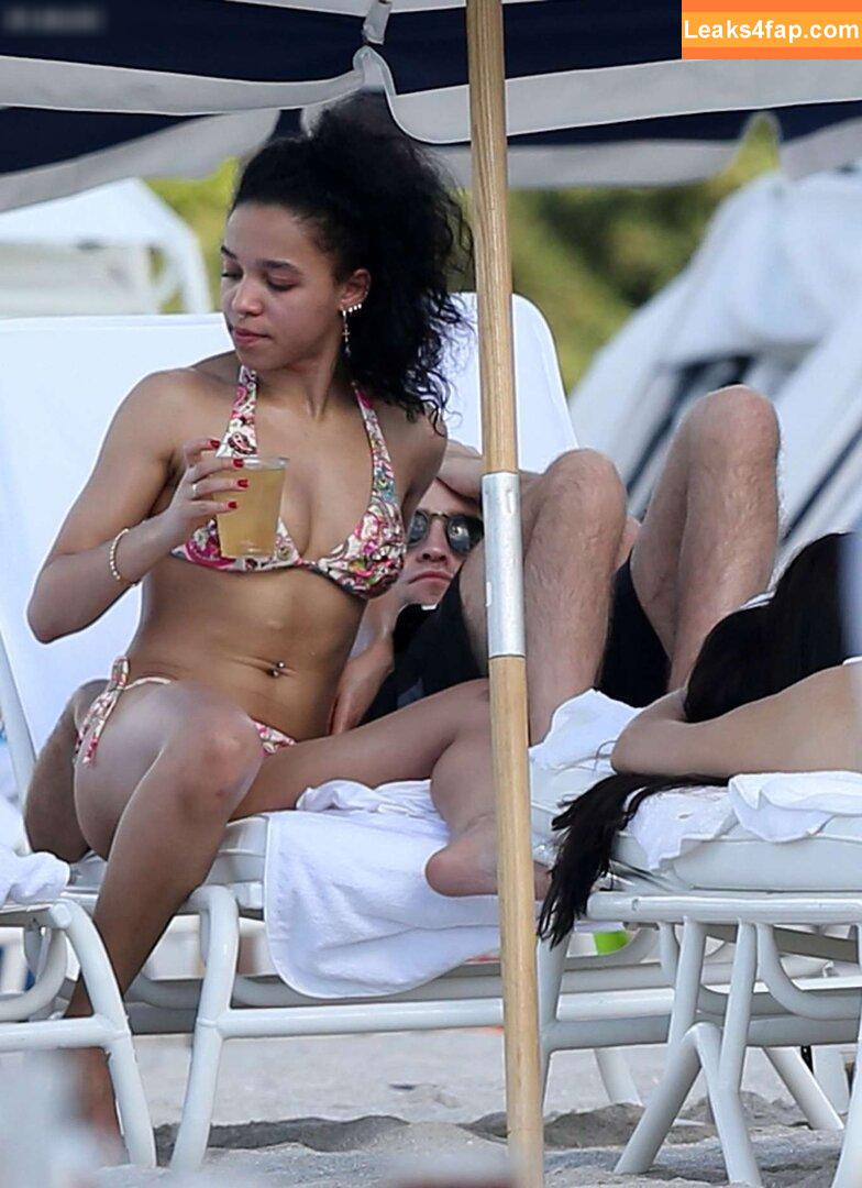 FKA Twigs / FKAtwigs / febbytwigs leaked photo photo #0127
