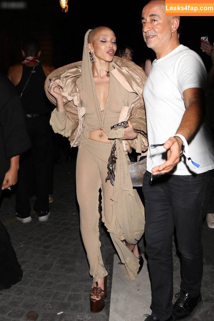 FKA Twigs / FKAtwigs / febbytwigs leaked photo photo #0170