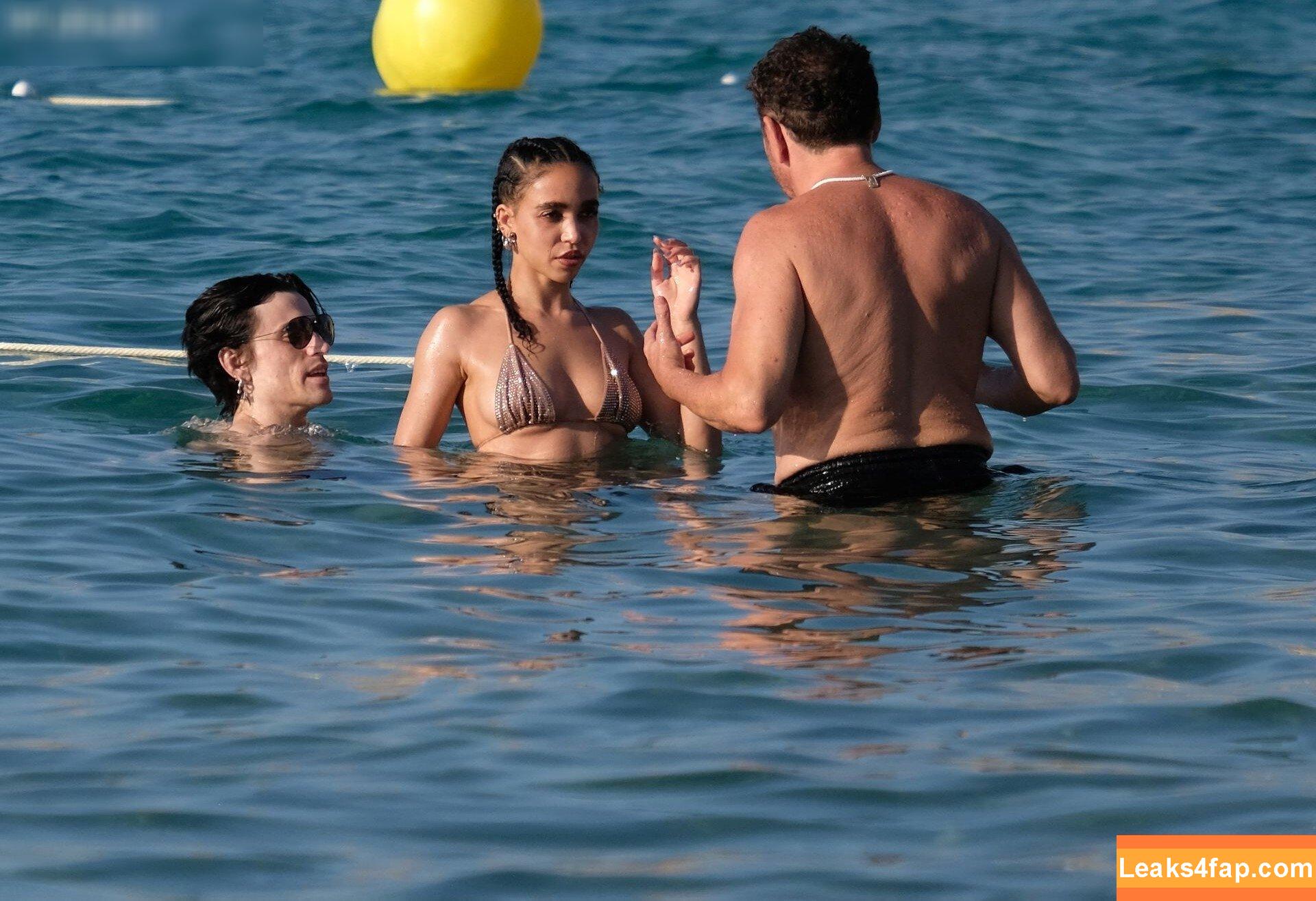 FKA Twigs / FKAtwigs / febbytwigs leaked photo photo #0176