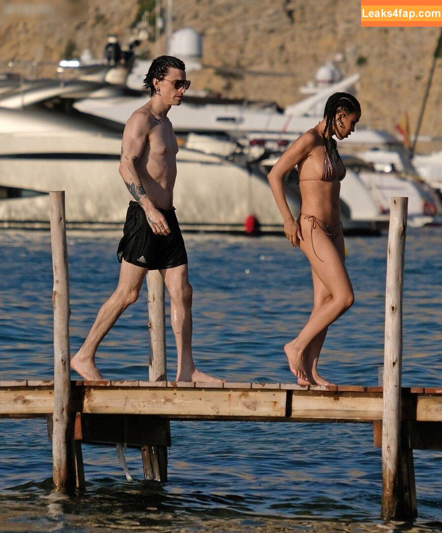 FKA Twigs / FKAtwigs / febbytwigs leaked photo photo #0187