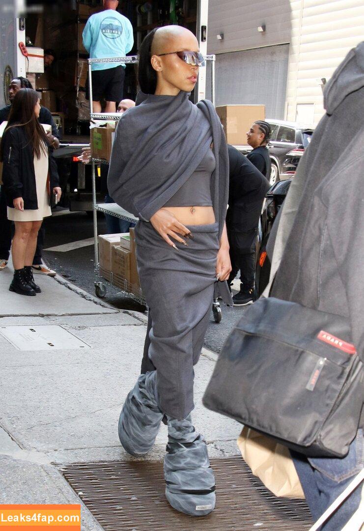 FKA Twigs / FKAtwigs / febbytwigs leaked photo photo #0194