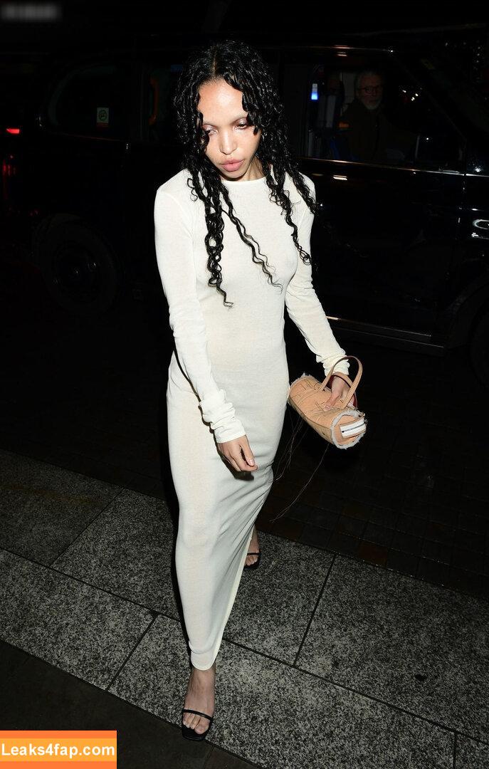 FKA Twigs / FKAtwigs leaked photo photo #0205